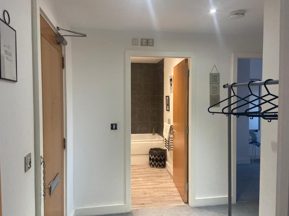 סאות'המפטון 2 Bedroom Near Ocean Village Marina Port Apartment מראה חיצוני תמונה