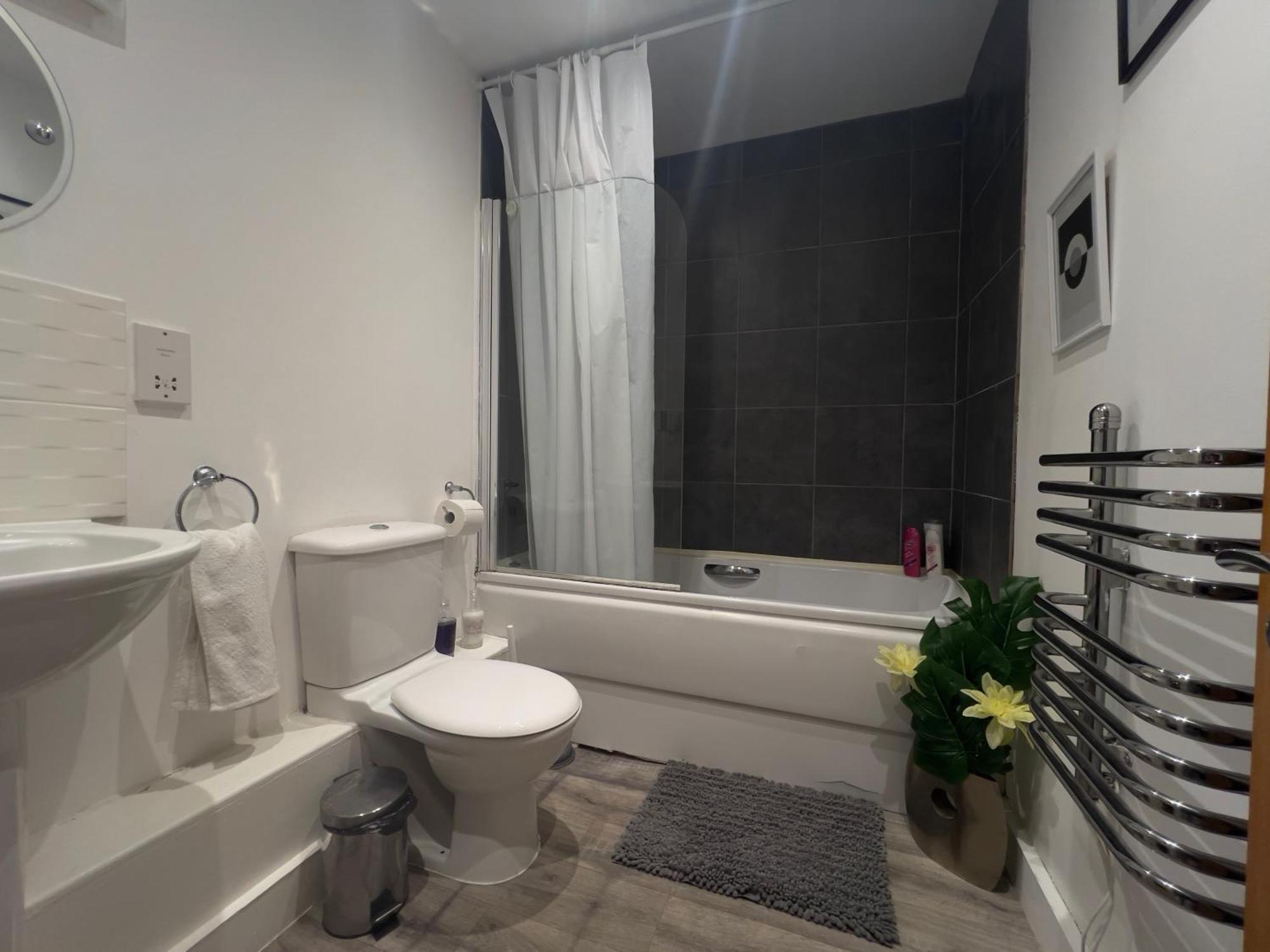 סאות'המפטון 2 Bedroom Near Ocean Village Marina Port Apartment מראה חיצוני תמונה